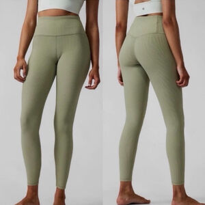 Athleta Pants Women’s Sage Green Elation Rib Tight Leggings Yoga Small Petite SP